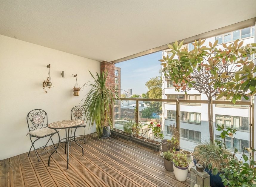 Properties sold in Sterling Way - N7 9HG view3