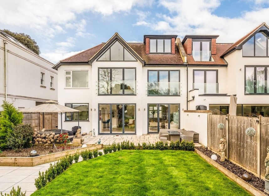 Properties for sale in Strawberry Vale - TW1 4RX view1