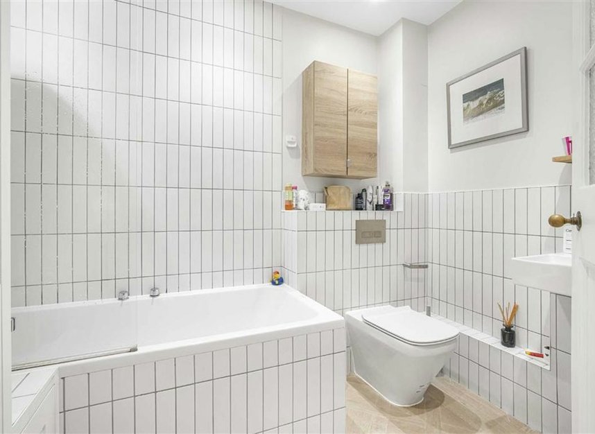 Properties for sale in Sumner Street - SE1 9JY view6