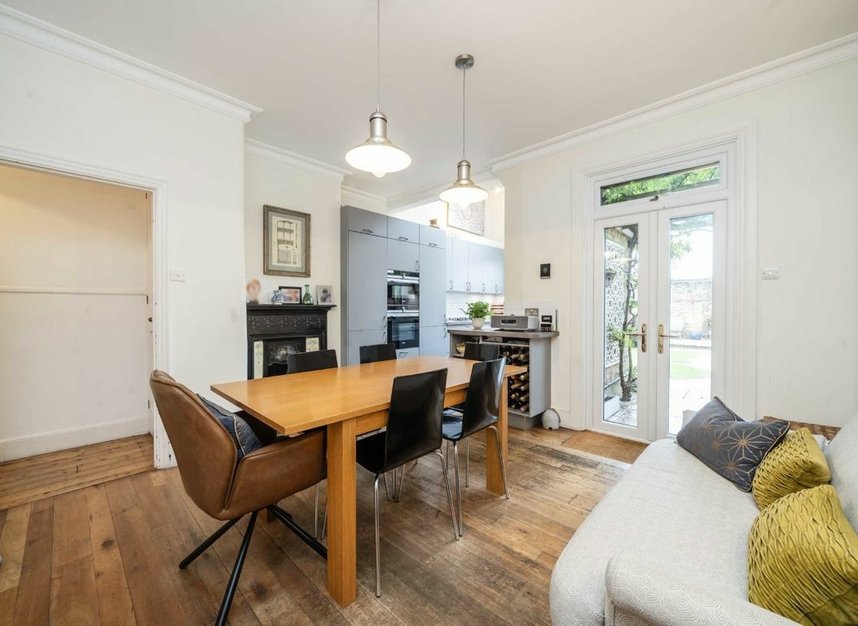 Properties for sale in Sunderland Road - W5 4JY view3