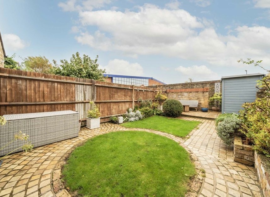 Properties for sale in Sunderland Road - W5 4JY view10