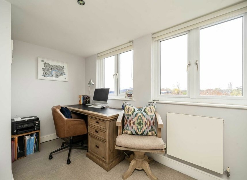 Properties for sale in Sunderland Road - W5 4JY view8