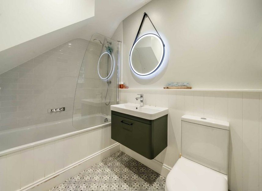 Properties for sale in Sunderland Road - W5 4JY view9