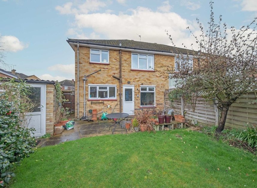House semidetached for sale in Sunna Gardens, SunburyOnThames