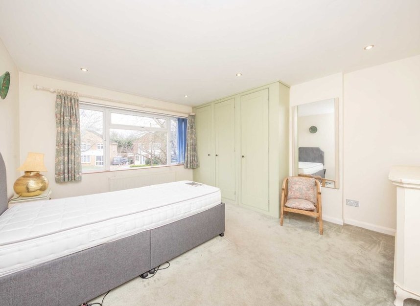 House semidetached for sale in Sunna Gardens, SunburyOnThames
