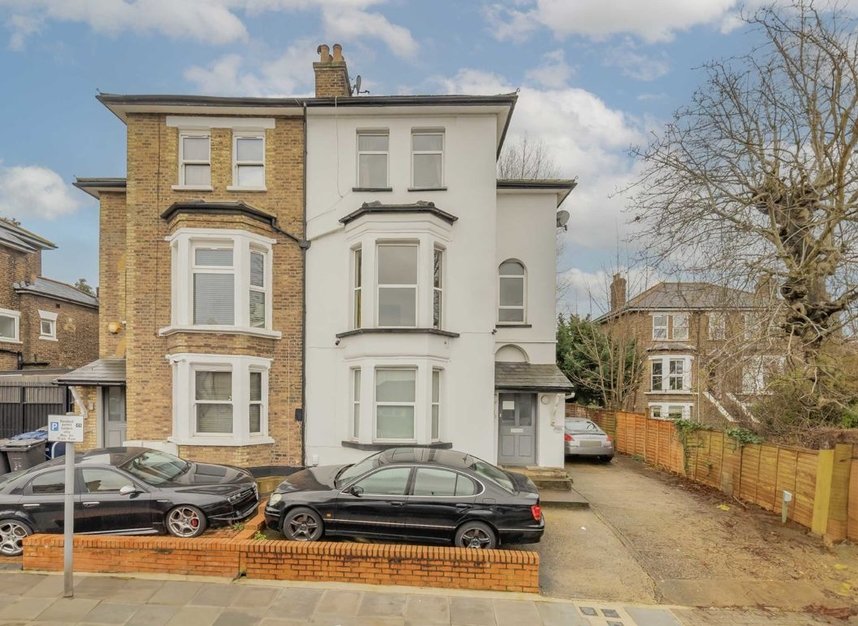 Flat for sale in Sunnyside, London, NW2 (Ref 215309) Dexters