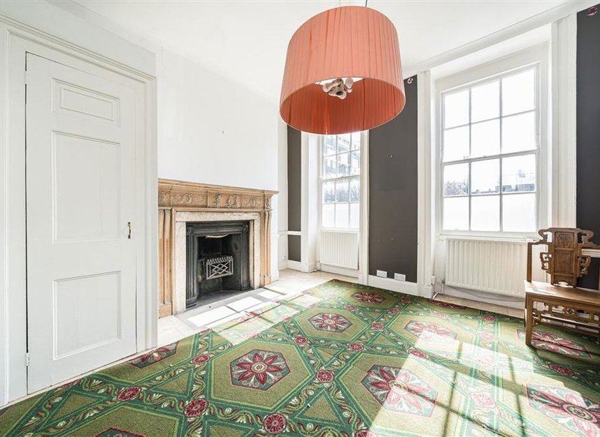 Properties for sale in Surrey Square - SE17 2JX view2