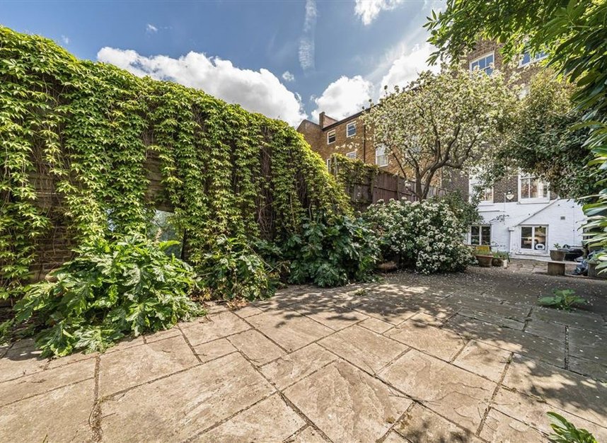Properties for sale in Surrey Square - SE17 2JX view9