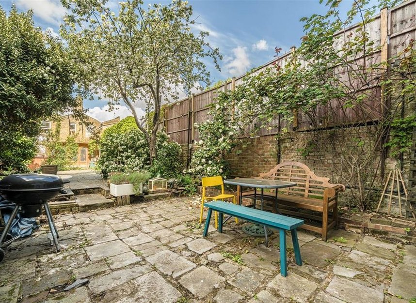 Properties for sale in Surrey Square - SE17 2JX view3