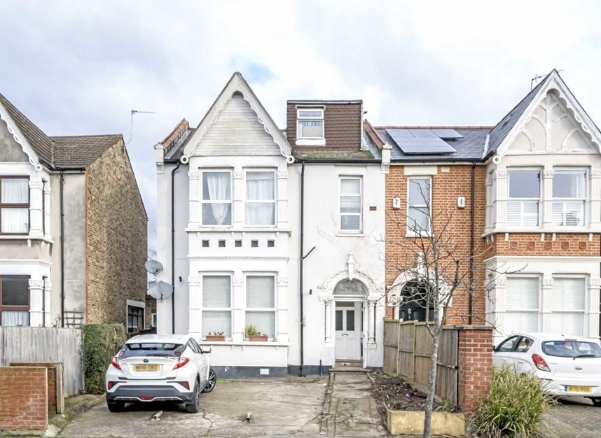 Flat for sale in Sutherland Avenue, London, W13 (Ref 221129) Dexters