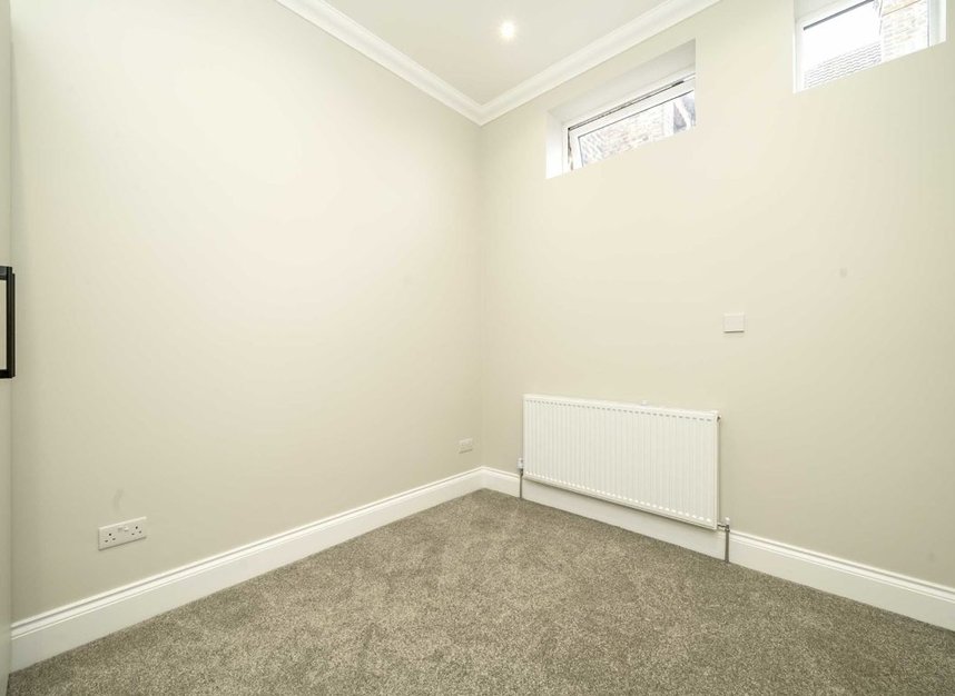 Flat for sale in Sutherland Avenue, London, W13 (Ref 221129) Dexters