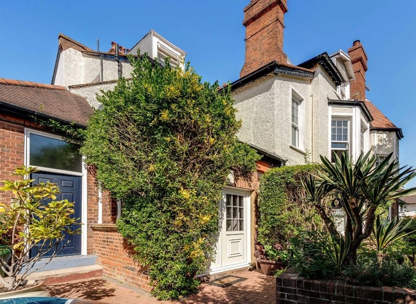 Properties for sale in Sutton Court Road - W4 3EQ view2