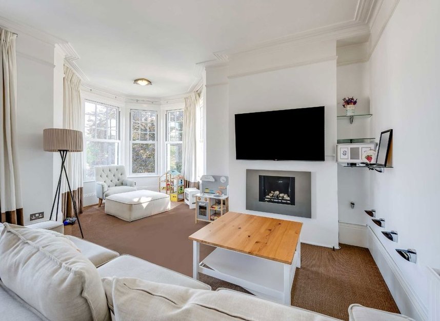 Properties for sale in Sutton Court Road - W4 3EQ view3