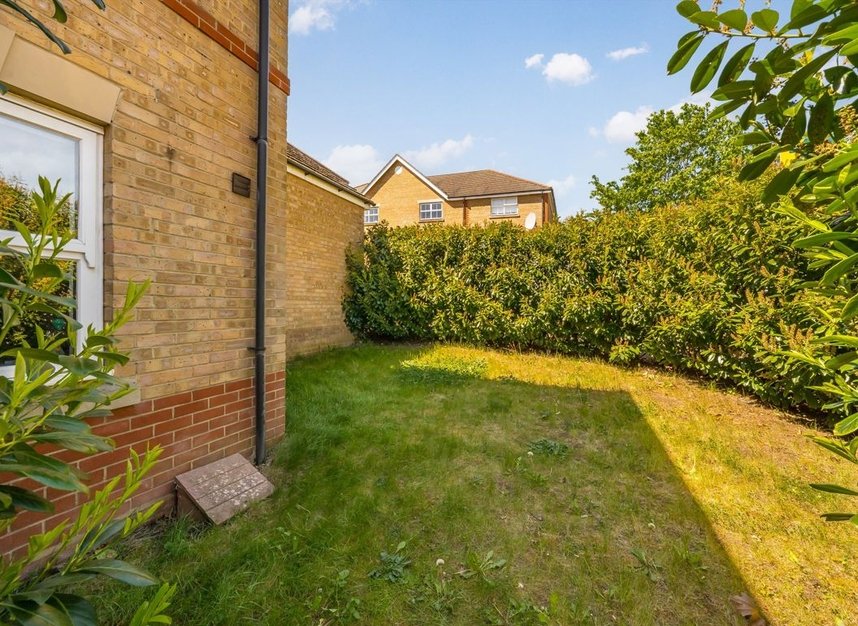 Properties for sale in Swaledale Close - N11 3FA view7