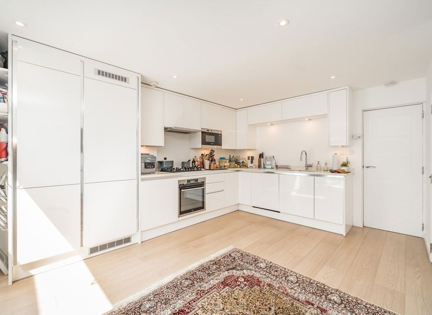 Properties for sale in Swaledale Close - N11 3FA view3
