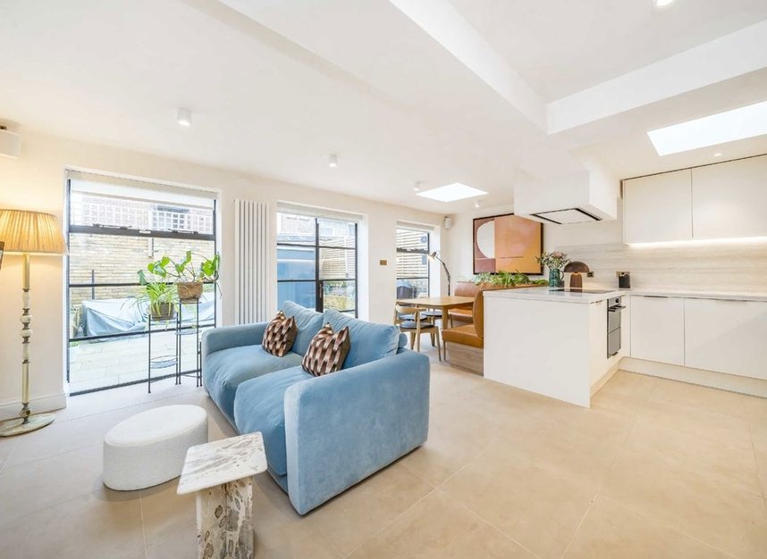 Properties for sale in Sydner Road - N16 7UG view2