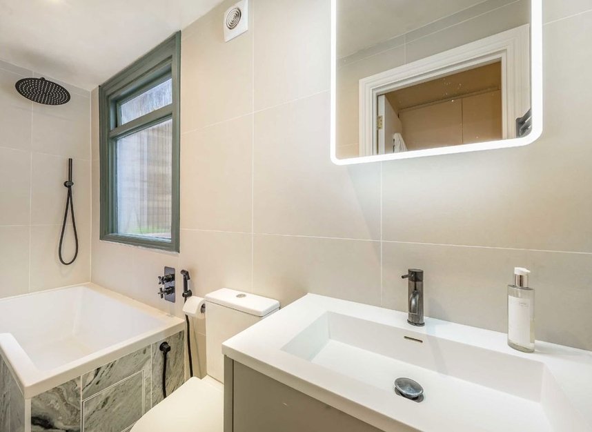 Properties for sale in Sydner Road - N16 7UG view8