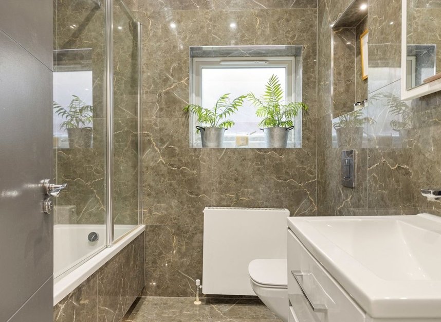 Properties for sale in Sylvester Road - N2 8HN view8