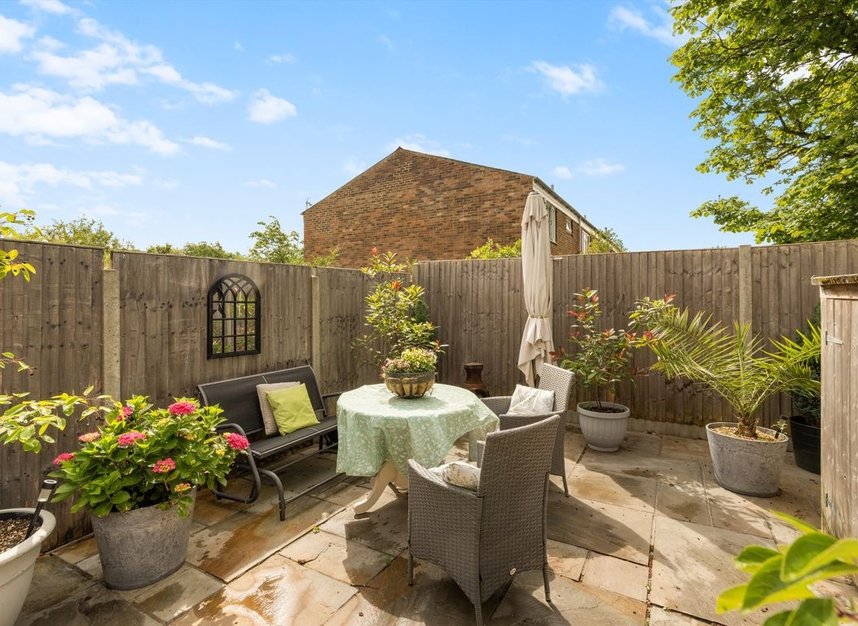 Properties for sale in Sylvester Road - N2 8HN view4