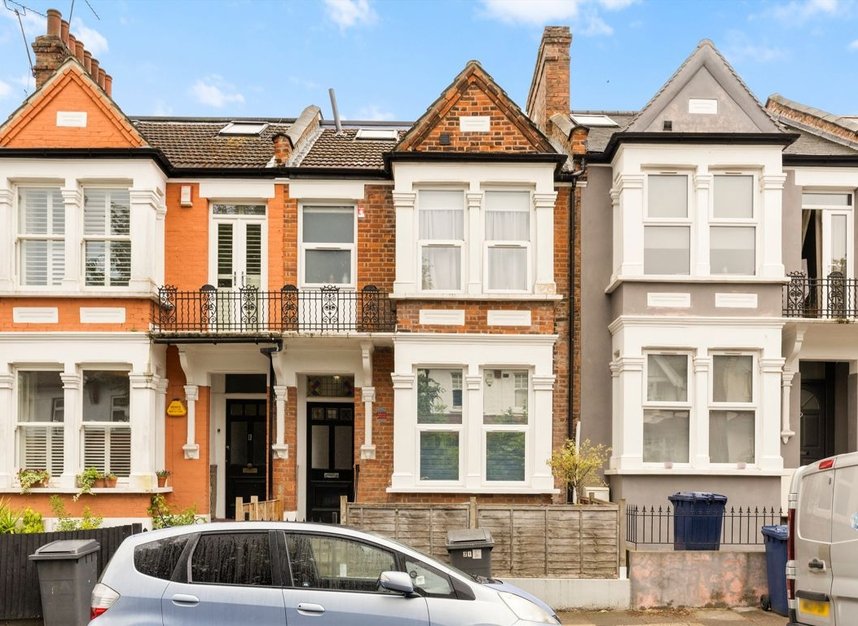 Properties for sale in Sylvester Road - N2 8HN view1