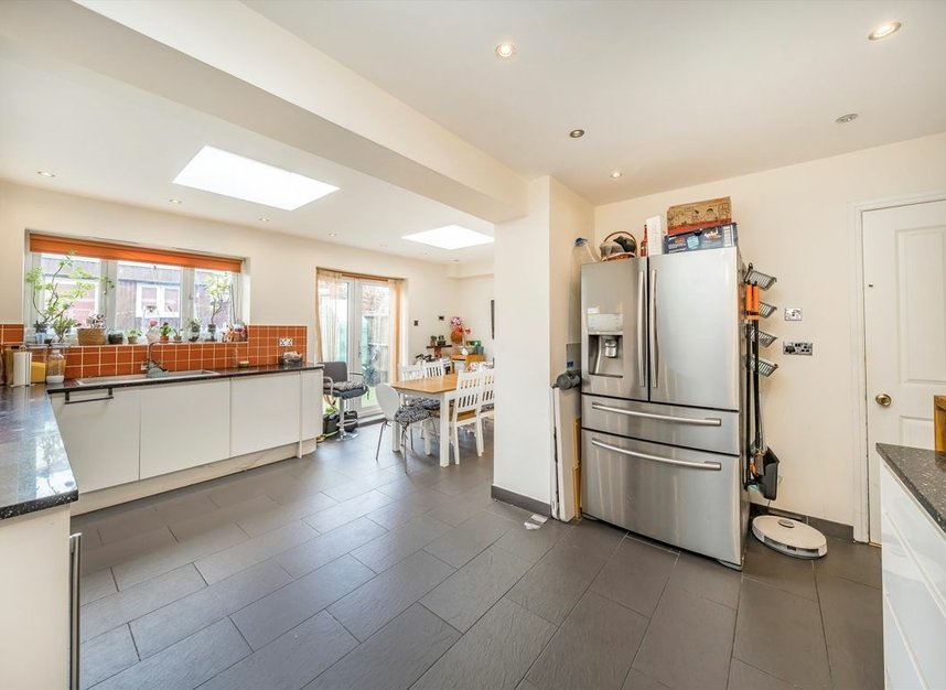 Properties for sale in Syon Lane - TW7 5BU view4