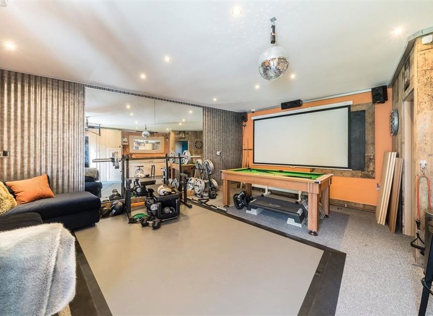 Properties for sale in Tableer Avenue - SW4 9RQ view9