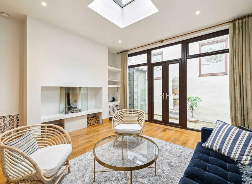 Properties for sale in Tadema Road - SW10 0PZ view3