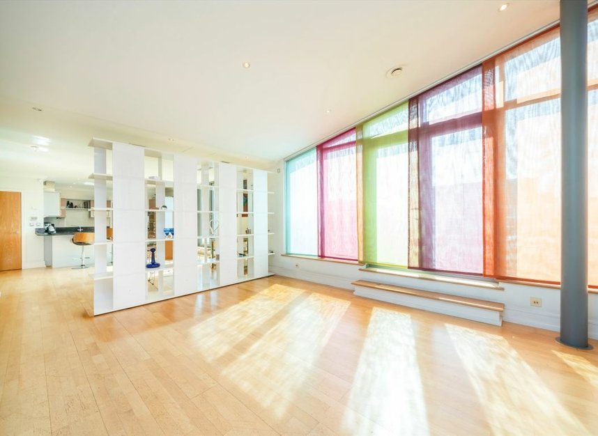 Properties for sale in Tallow Road - TW8 8EH view3