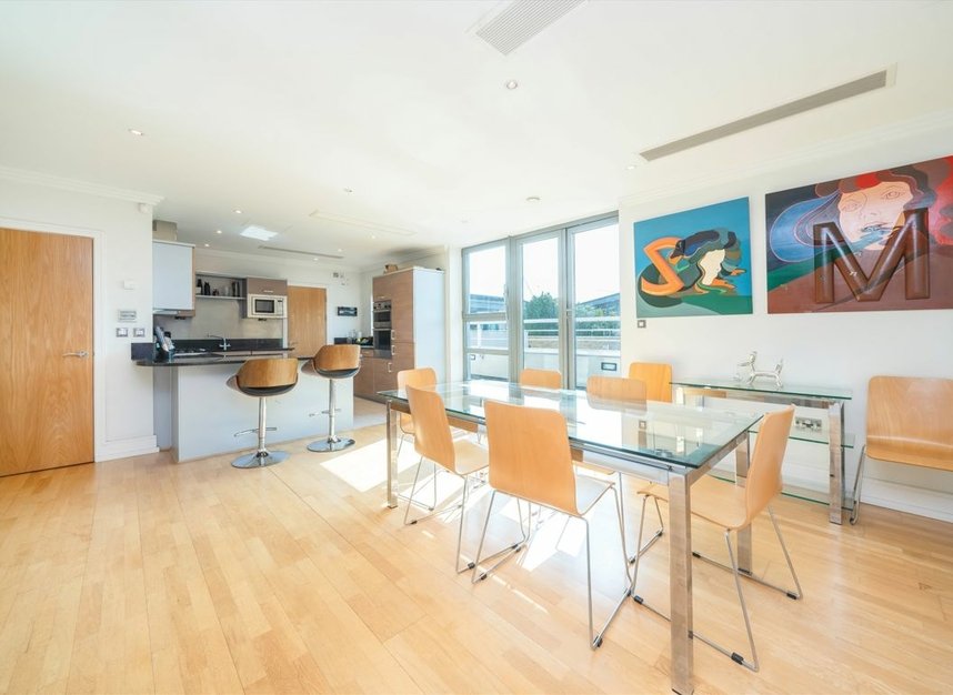 Properties for sale in Tallow Road - TW8 8EH view4