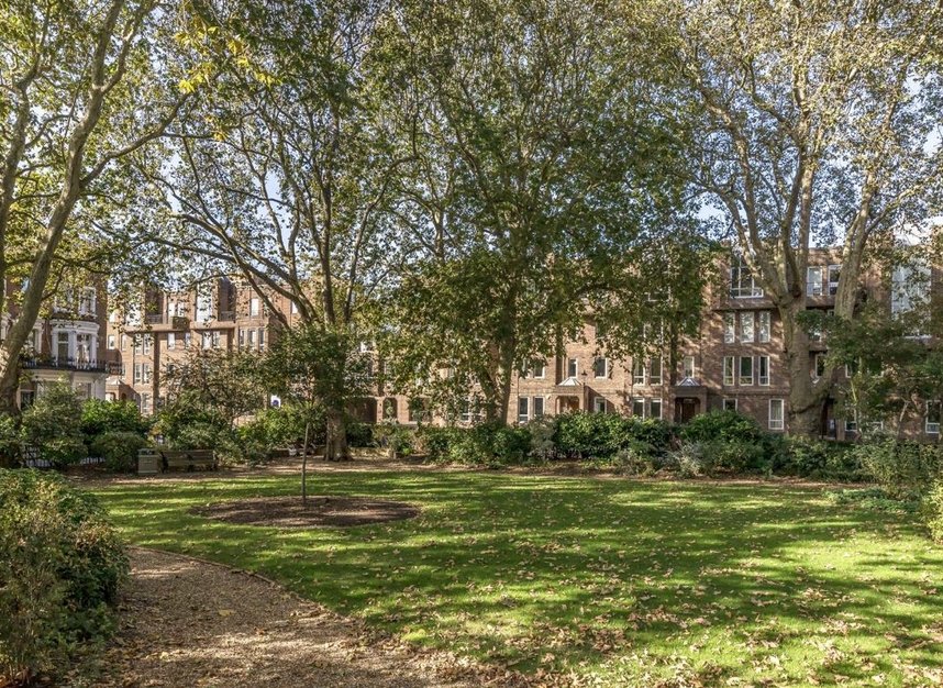 Properties for sale in Tedworth Square - SW3 4DY view1