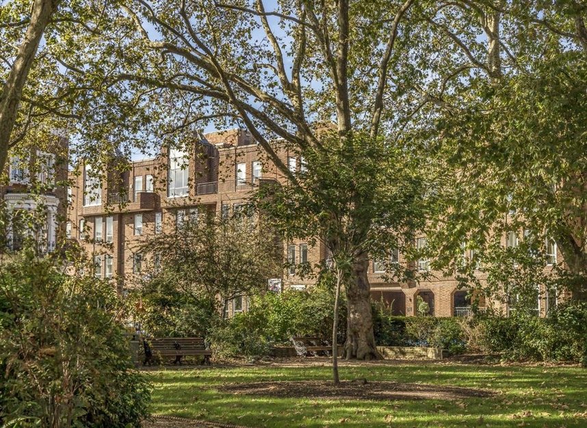 Properties for sale in Tedworth Square - SW3 4DY view1