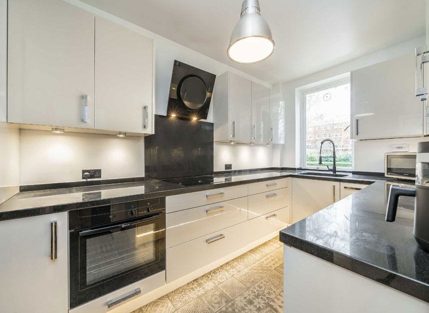 Properties for sale in Tedworth Square - SW3 4DY view7