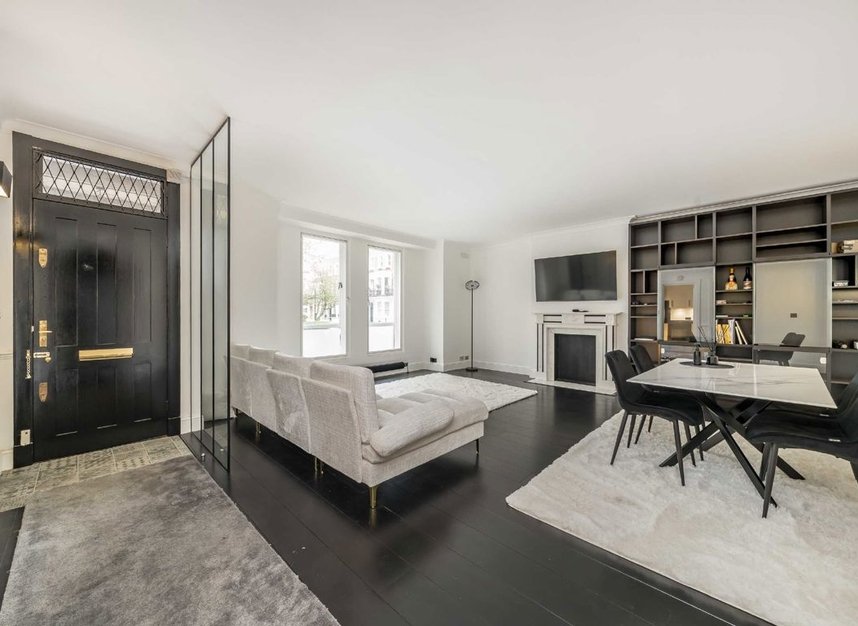 Properties for sale in Tedworth Square - SW3 4DY view3