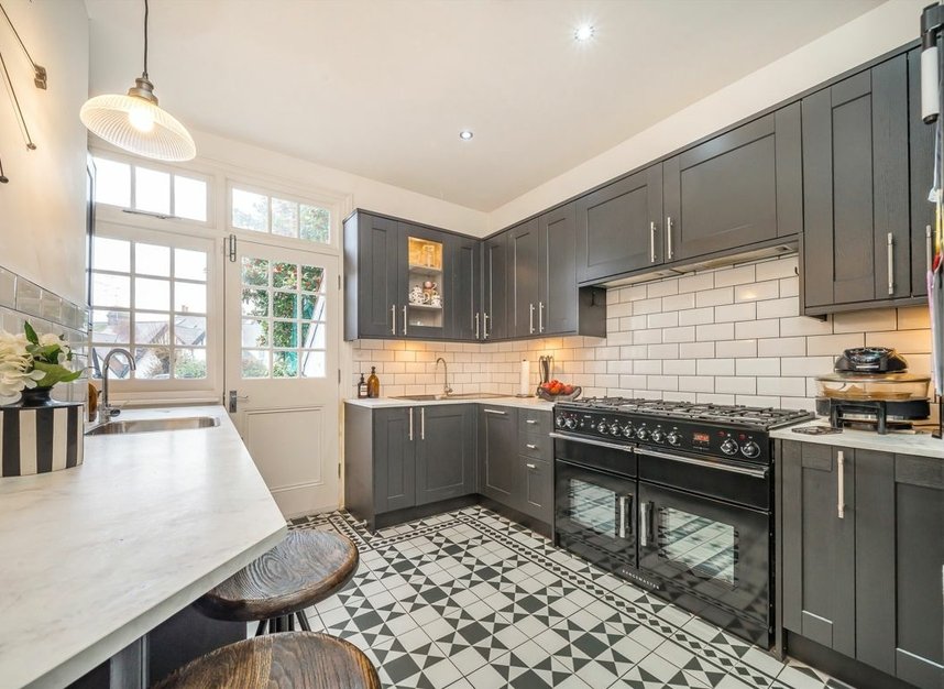 Properties for sale in Temple Fortune Lane - NW11 7UB view3