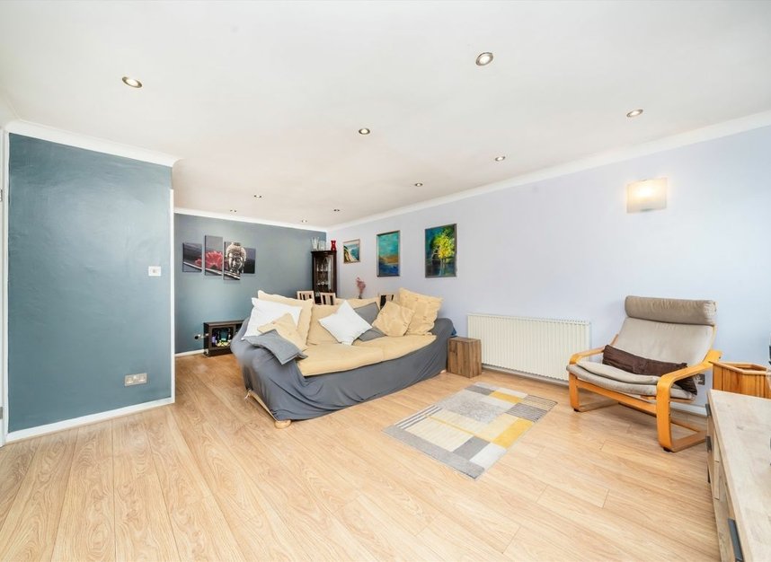 Properties sold in Tentelow Lane - UB2 4LG view6