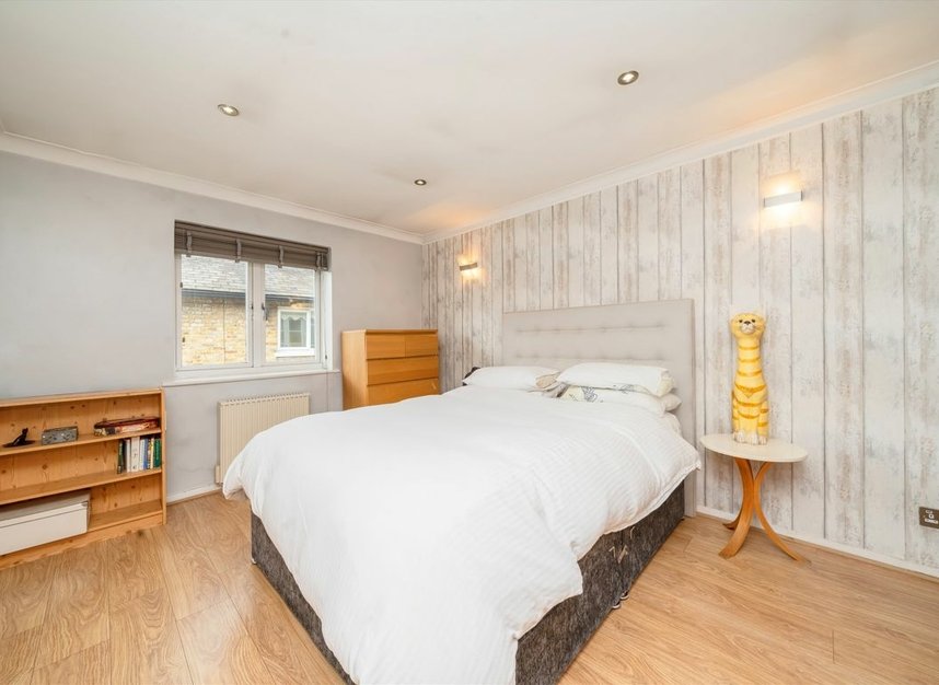 Properties sold in Tentelow Lane - UB2 4LG view3
