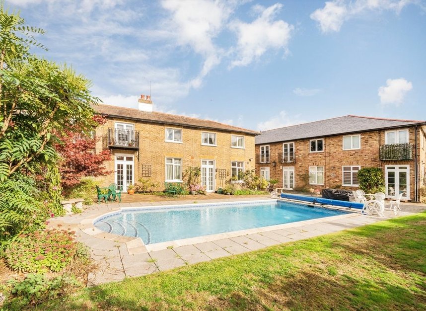 Properties sold in Tentelow Lane - UB2 4LG view1