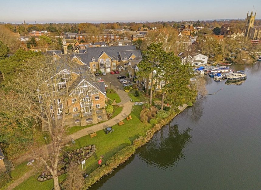 Thames Close, Hampton, TW12