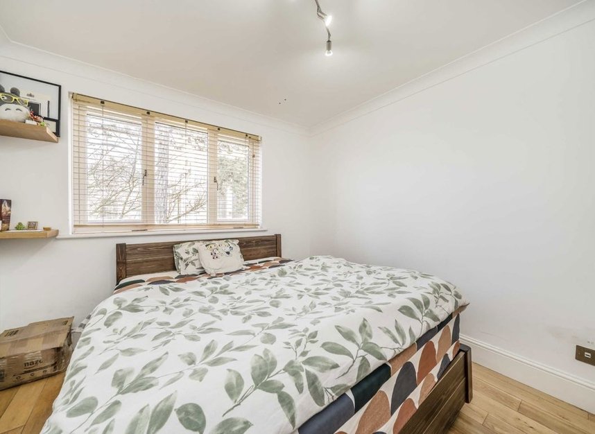 Properties for sale in Thames Close - TW12 2ET view5