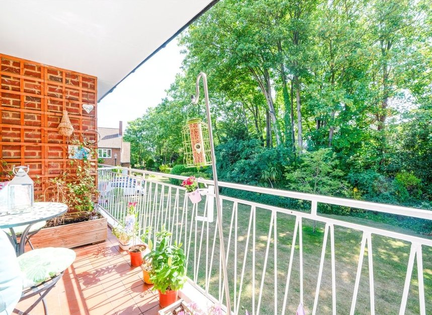 Properties for sale in Thames Village - W4 3UE view7