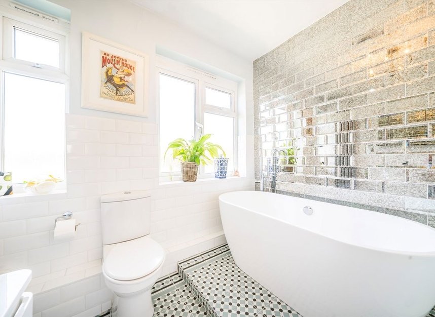 Properties for sale in Thames Village - W4 3UE view6