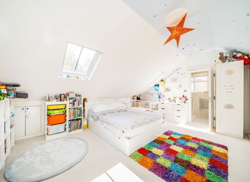 Properties for sale in Thames Village - W4 3UE view5