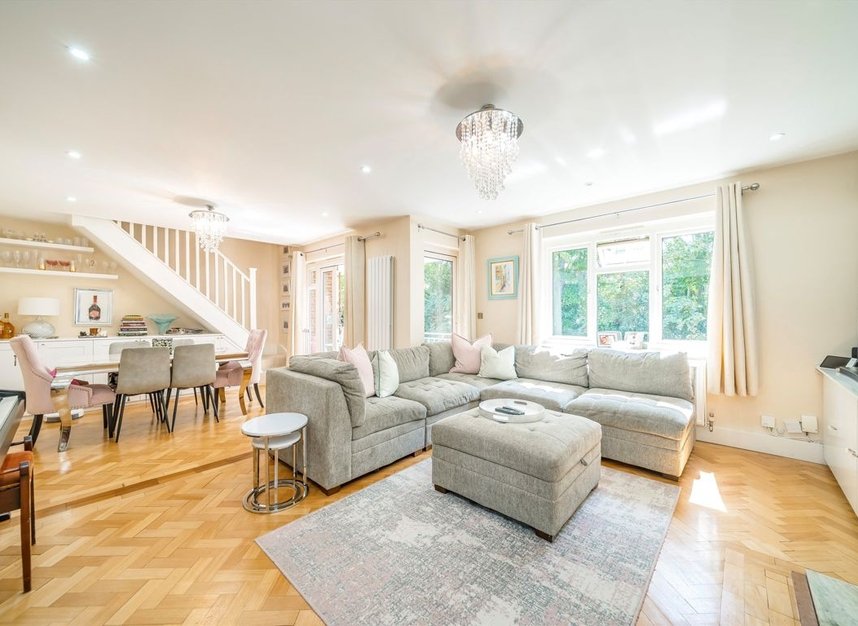Properties for sale in Thames Village - W4 3UE view2
