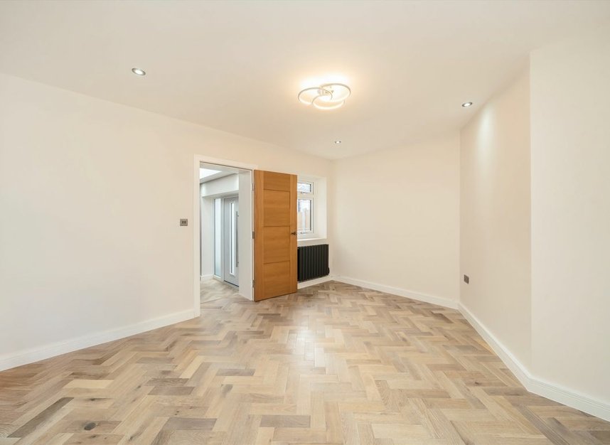 Properties for sale in The Avenue - NW6 7NP view3