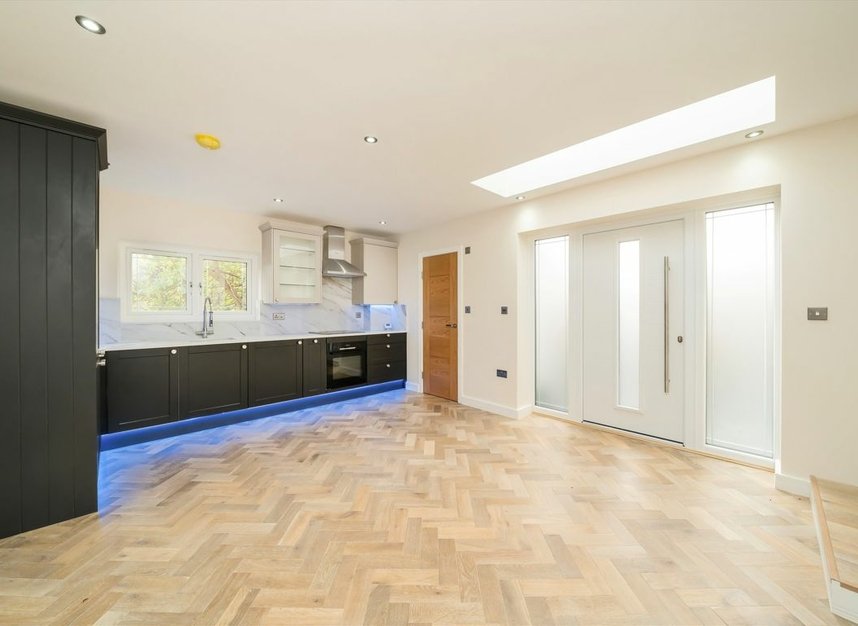 Properties for sale in The Avenue - NW6 7NP view6