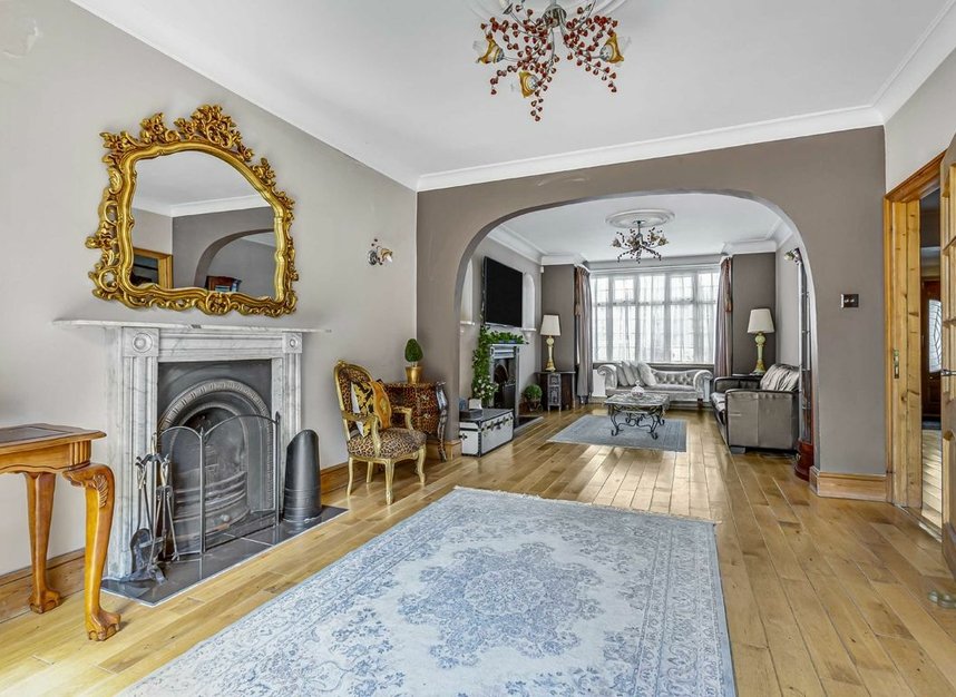 Properties sold in The Avenue - TW16 5EH view2