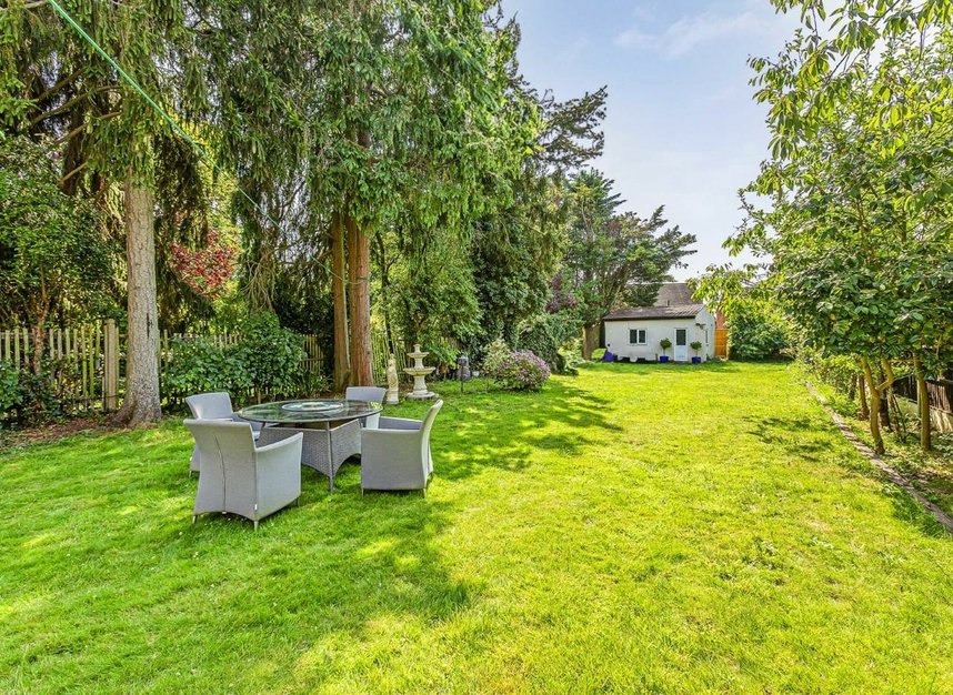 Properties sold in The Avenue - TW16 5EH view6