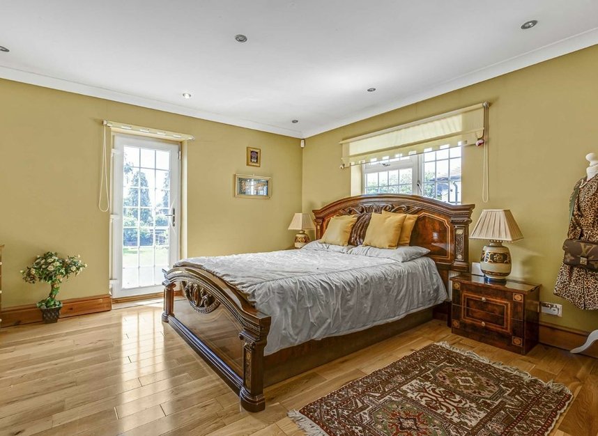 Properties sold in The Avenue - TW16 5EH view4