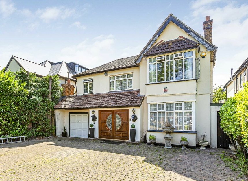 Properties sold in The Avenue - TW16 5EH view1