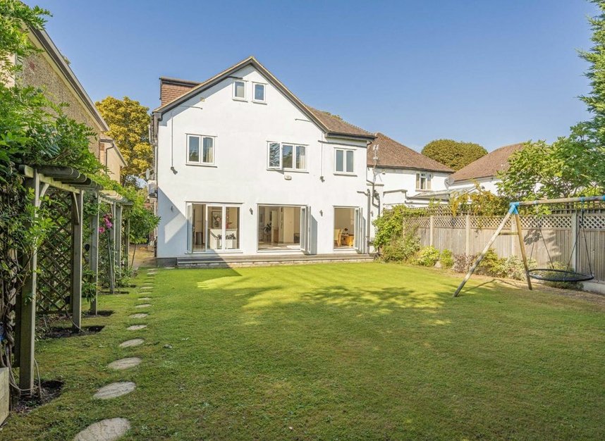 Properties for sale in The Avenue - TW16 5EX view11